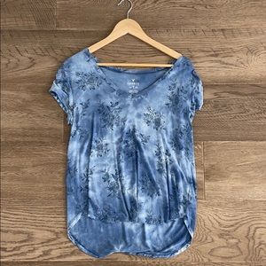 blue american eagle flowy t shirt